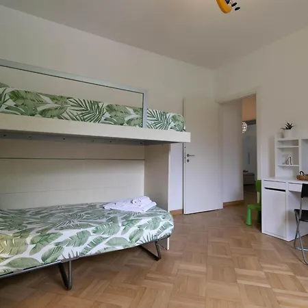Daire Turati Family Balcone E Posto Auto Lecco