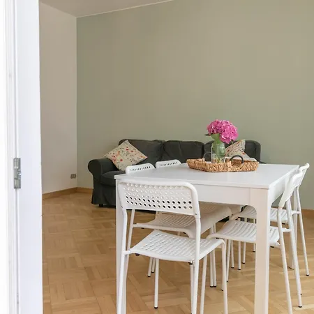 Turati Family Balcone E Posto Auto Daire