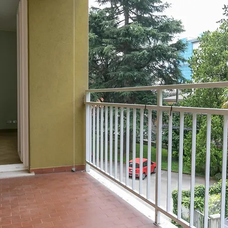 Daire Turati Family Balcone E Posto Auto